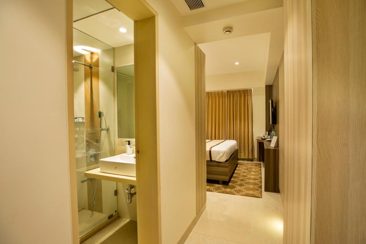 The Thane Club ภายนอก รูปภาพ